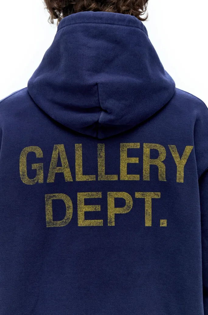 GALLERY DEPT. PAINT LOGO HOODIE/Vintage Navy Purple English graffiti distressed hoodie Purple S-XL Front panel GD ENGLISH logo Enlarged back logo Ready-to-wear belt printed with wash and distressed Made with faded distressed texture There is "Art on Display" pattern patch on the cuffs All painted by old craftsmen with splashes of ink Original mold opening Fabric custom woven and dyed Perfect reproduction of the correct version